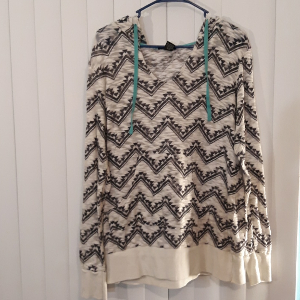 💥Miss chievous sweater 💥2 for $20💥